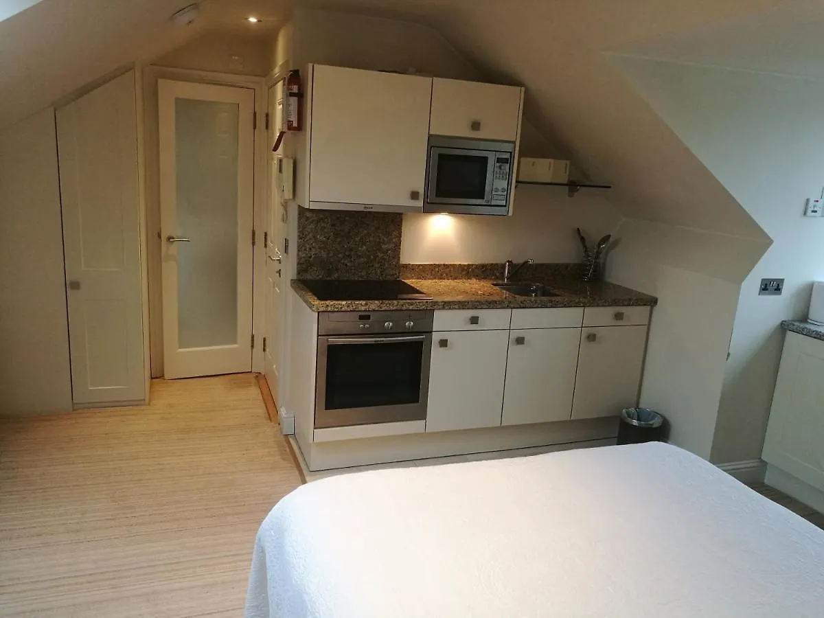 Western Road Guesthouse- Apartments Cork