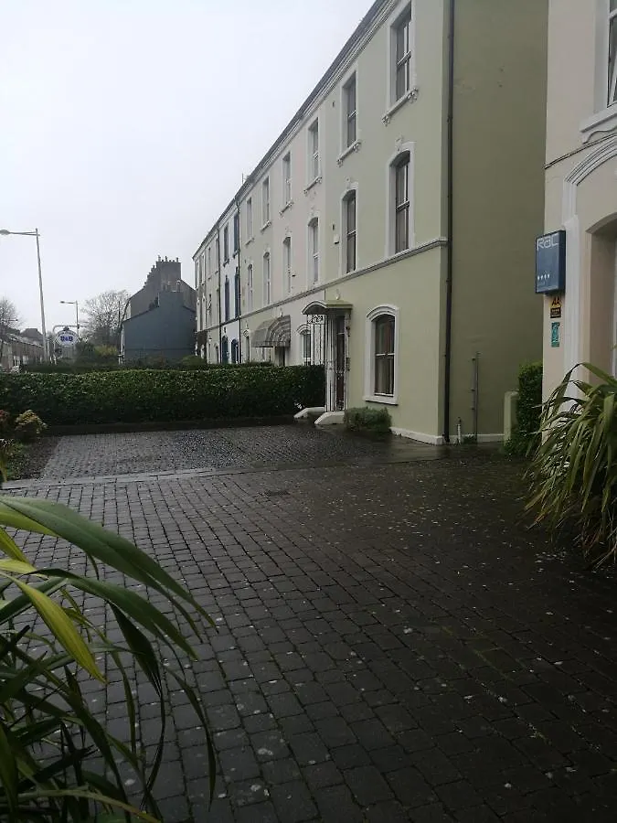 Western Road Guesthouse- Apartments Cork