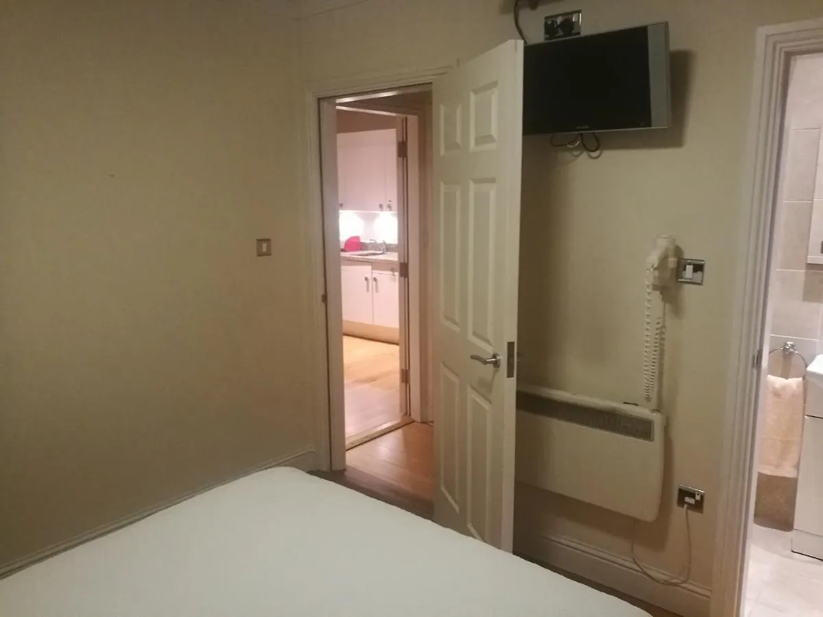 Western Road Guesthouse- Apartments Cork