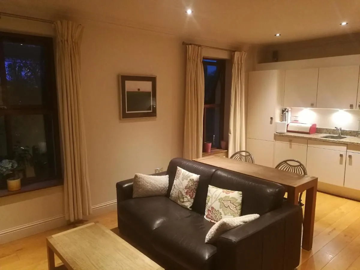 Western Road Guesthouse- Apartments Cork