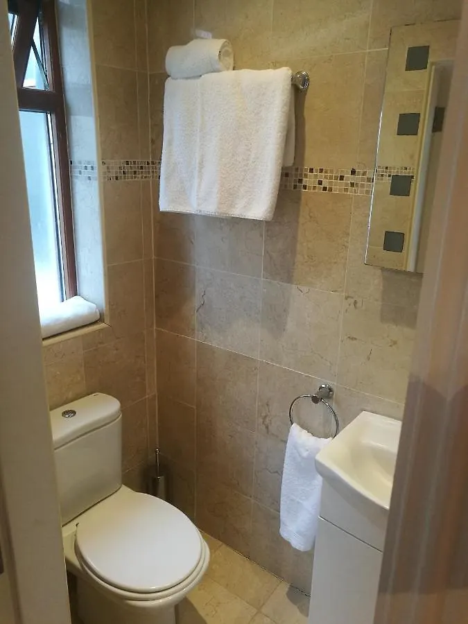 Western Road Guesthouse- Apartments Cork