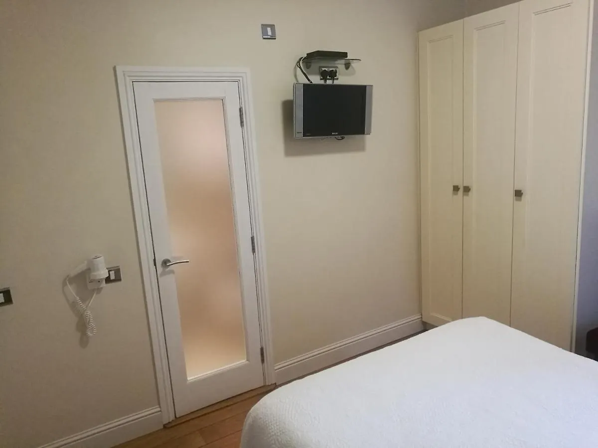 Western Road Guesthouse- Apartments Cork