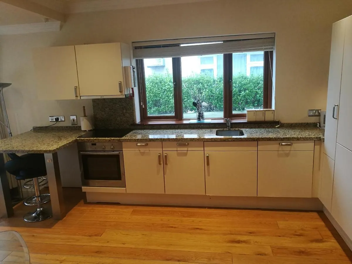 Western Road Guesthouse- Apartments Cork