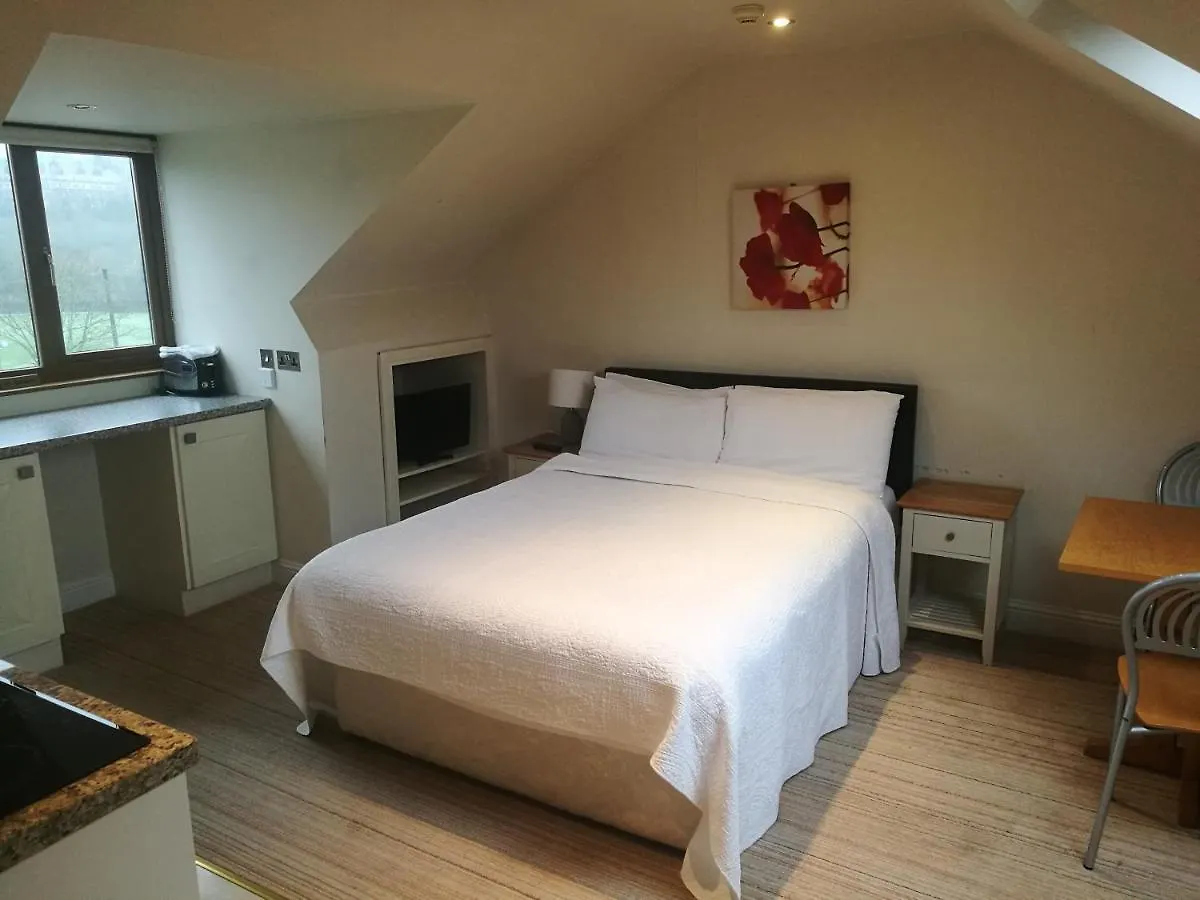 Western Road Guesthouse- Apartments Cork