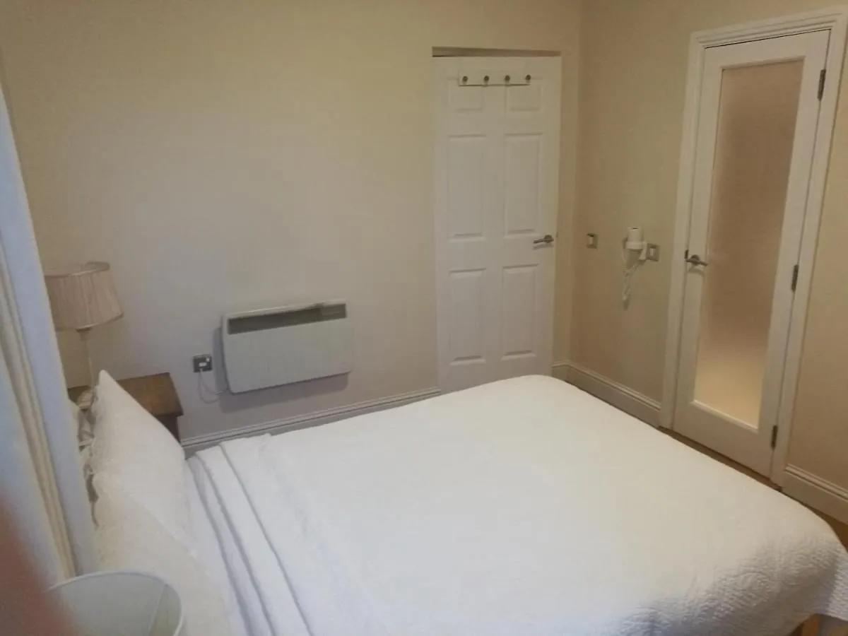 Western Road Guesthouse- Apartments Cork