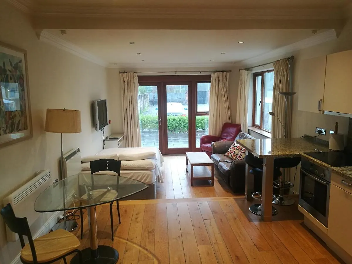 Western Road Guesthouse- Apartments Cork 0*,  Irsko